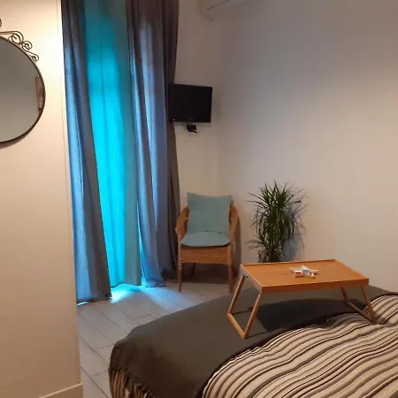 Salerno Inn B&B 4* サレルノ